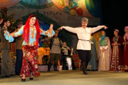 Чеченский муниципальный драматический театр им. Х. Нурадилова открыл 83-й театральный сезон