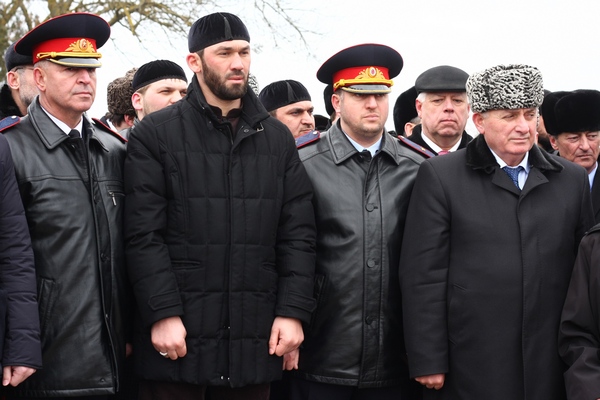 В Чечне кинули земле останки 82 боец Красноватой армии