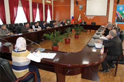 В Суровом обсудили пути роста консолидированного бюджета республики