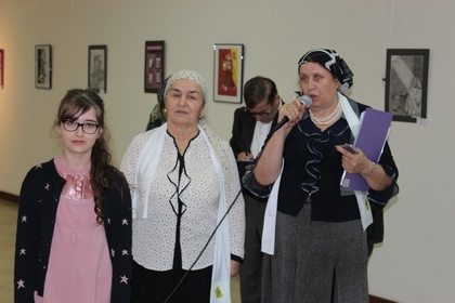 В Суровом проходит выставка-конкурс чеченских художниц