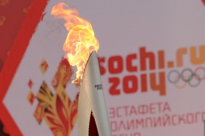 Эстафета Олимпийского огня надвигается на Суровый