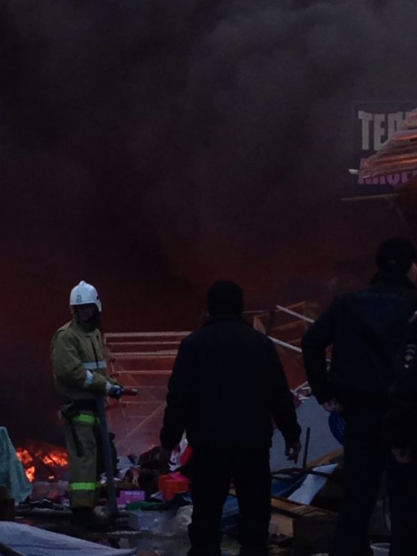 На местности ТЦ «Беркат» произошел  пожар