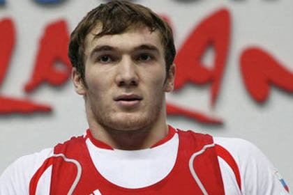 В Суровом чествовали фаворита чемпионата мира по тяжеленной атлетике Апти Аухадова
