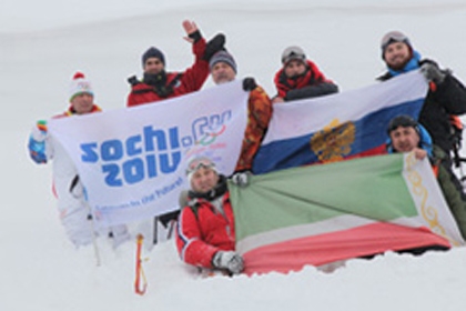 Восхождение на Эльбрус альпинисты республик Северного Кавказа предназначили зимней Олимпиаде в Сочи